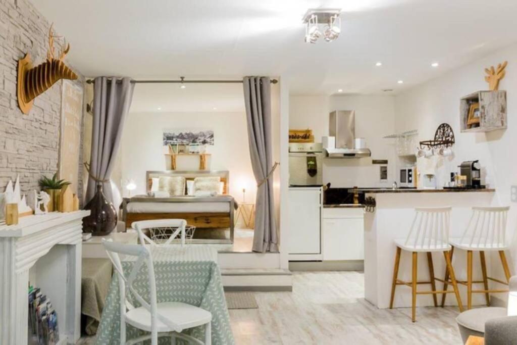 Un Cottage Alpin chaleureux dans le coeur d Annecy avec 2 vélos Exterior foto